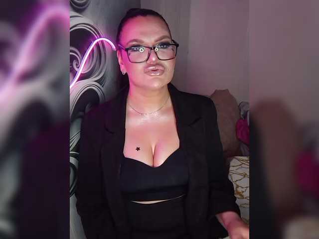 Brunetochkaaa's BongaCams show and profile