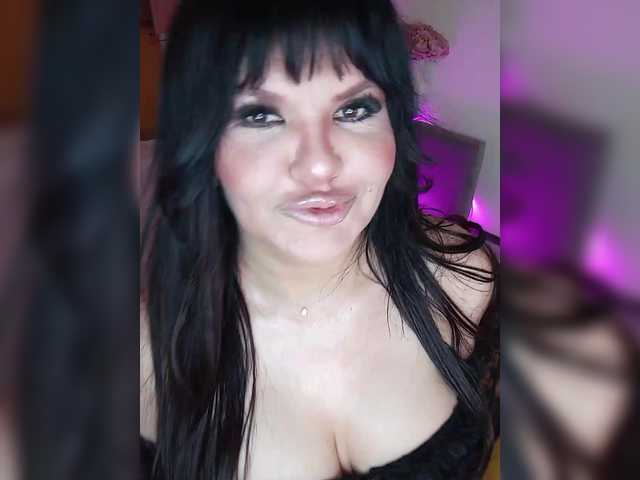 Brunetochkaaa live cam on BongaCams