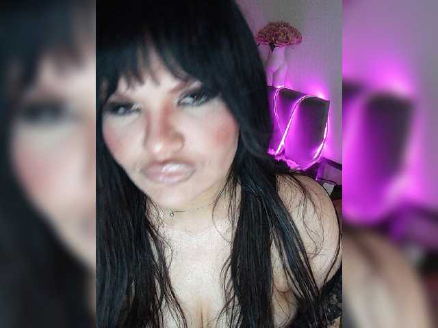 Brunetochkaaa live cam on BongaCams