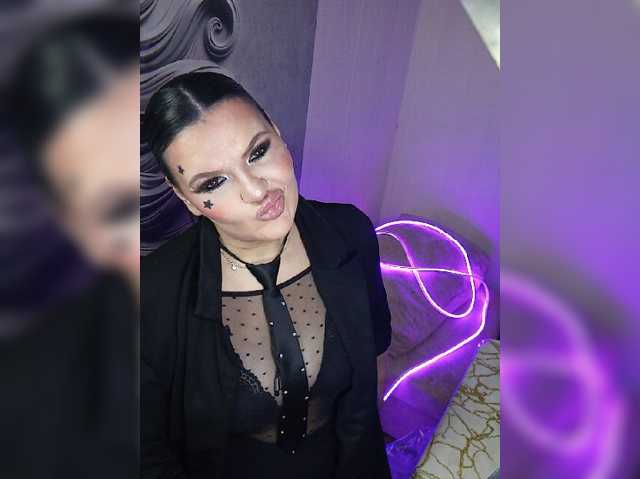 Brunetochkaaa live cam on BongaCams