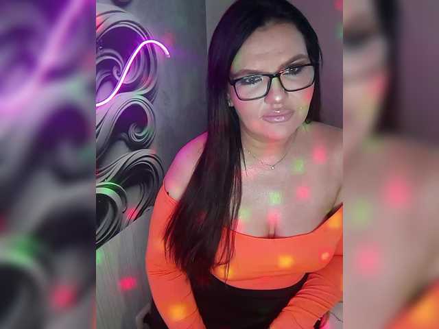 Brunetochkaaa's BongaCams show and profile