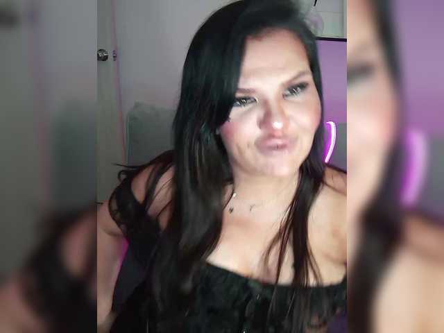 Brunetochkaaa live cam on BongaCams
