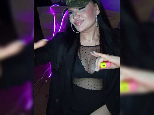 Brunetochkaaa live cam preview