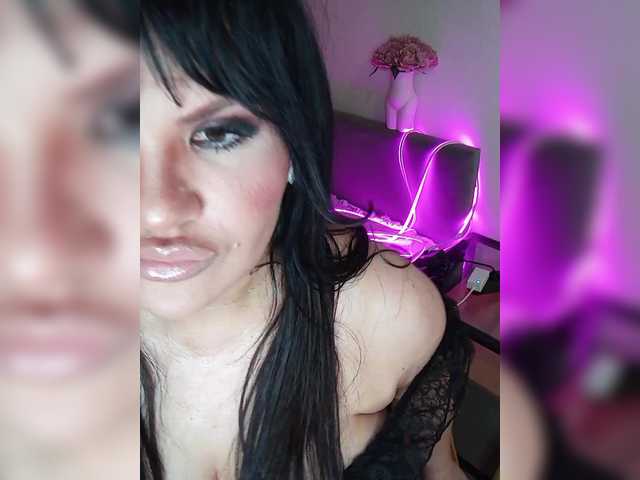 Brunetochkaaa live webcam show