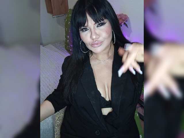Brunetochkaaa live cam on BongaCams