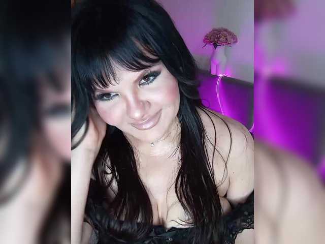 Brunetochkaaa live webcam show
