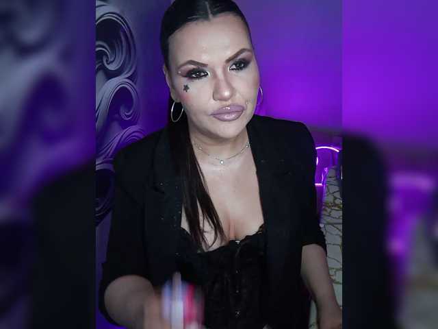 Brunetochkaaa live cam on BongaCams