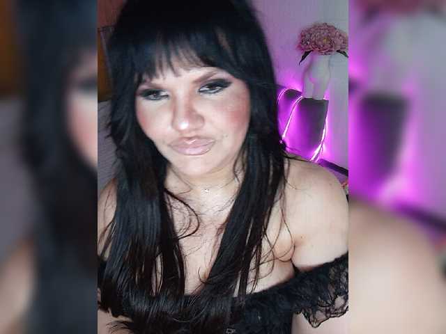 Brunetochkaaa live cam