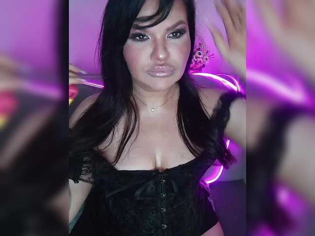 Brunetochkaaa live cam on BongaCams