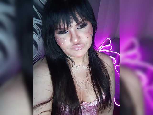 Brunetochkaaa live cam on BongaCams