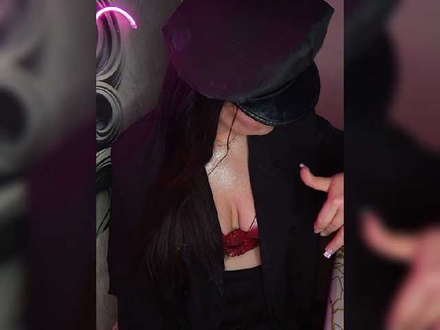 Brunetochkaaa's BongaCams show and profile