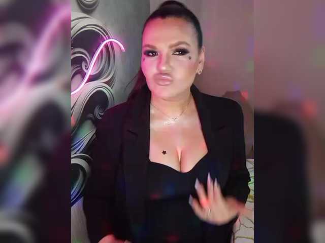 Brunetochkaaa's BongaCams show and profile