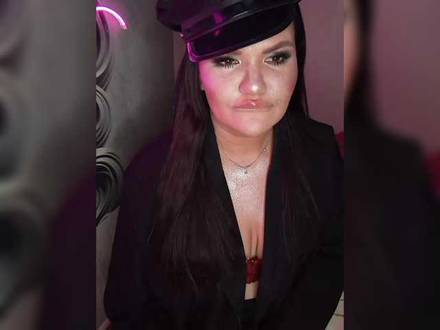 Brunetochkaaa's BongaCams show and profile