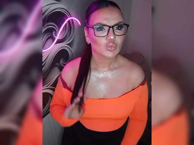 Brunetochkaaa's BongaCams show and profile