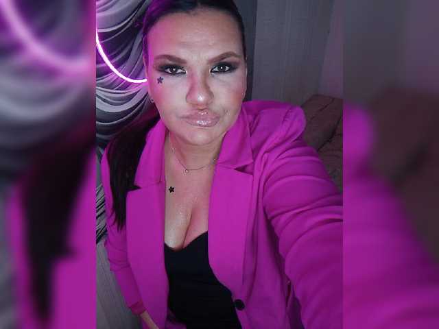 Brunetochkaaa webcam