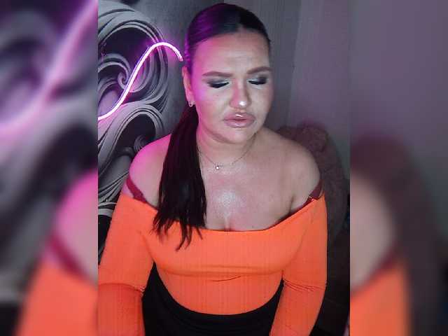 Brunetochkaaa's BongaCams show and profile