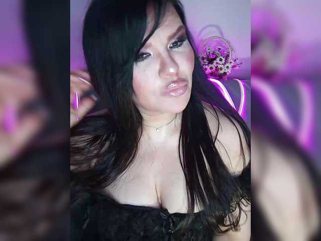 Brunetochkaaa live cam on BongaCams