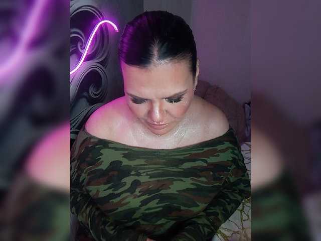 Brunetochkaaa live cam on BongaCams