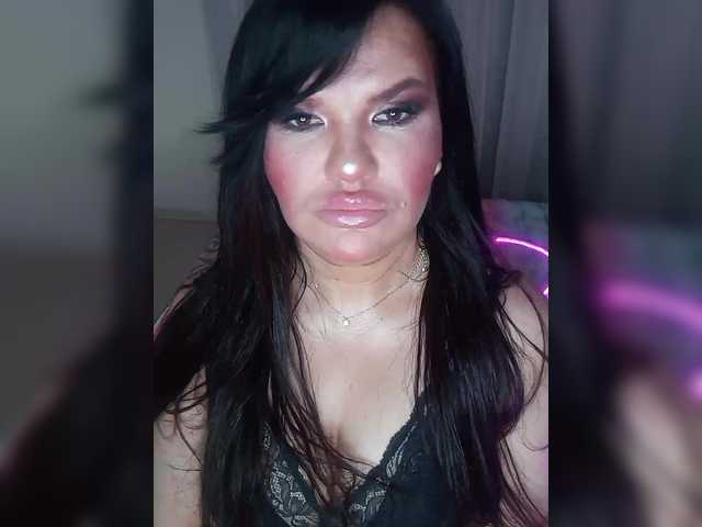 Brunetochkaaa Canlı Cam: BongaCams