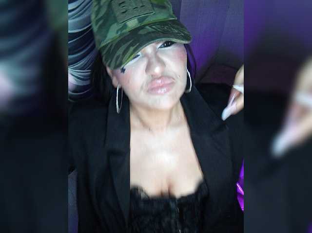 Brunetochkaaa live cam on BongaCams