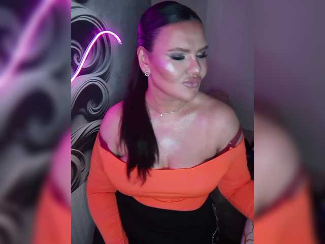 Brunetochkaaa's BongaCams show and profile