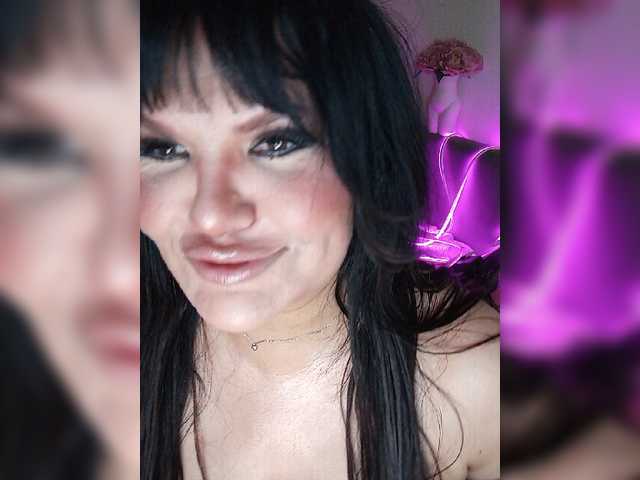 Brunetochkaaa live webcam show