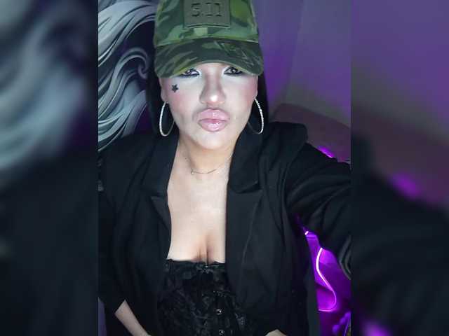 Brunetochkaaa live cam on BongaCams