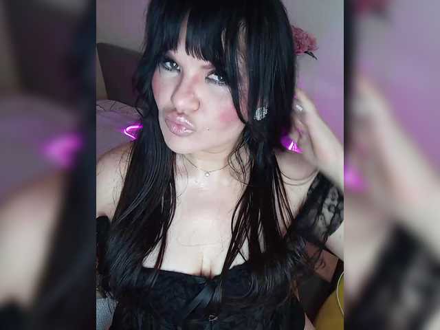 Brunetochkaaa live webcam show