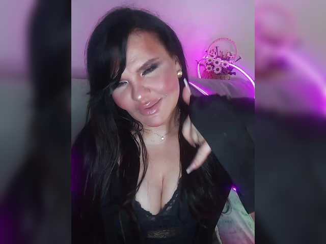 Brunetochkaaa live cam on BongaCams