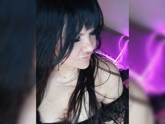 Brunetochkaaa live cam