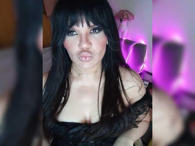 Brunetochkaaa live cam on BongaCams