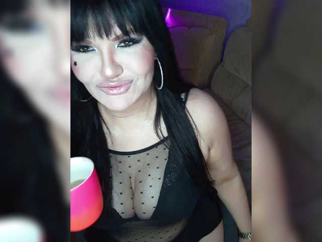Brunetochkaaa live cam on BongaCams