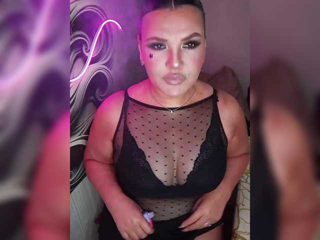 Brunetochkaaa live cam on BongaCams
