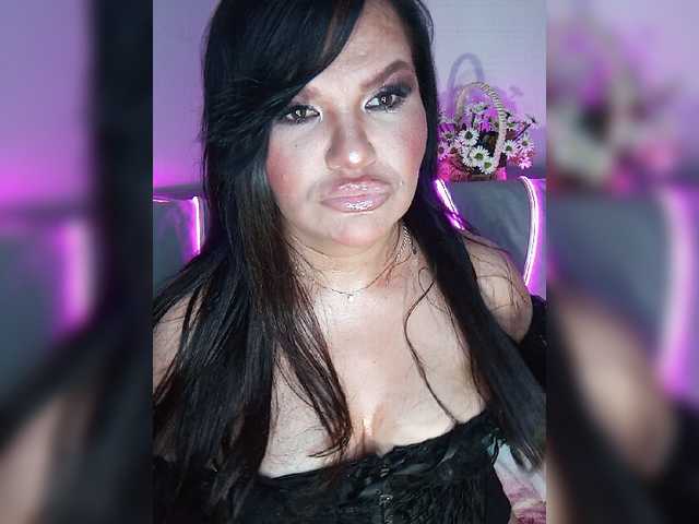 Brunetochkaaa live cam on BongaCams