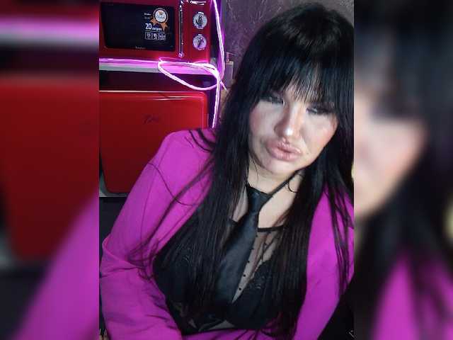 Brunetochkaaa live cam on BongaCams