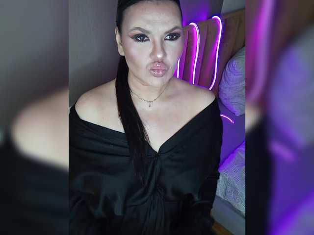 Brunetochkaaa live cam on BongaCams