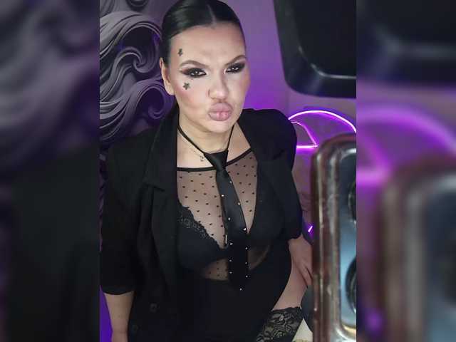 Brunetochkaaa live cam on BongaCams