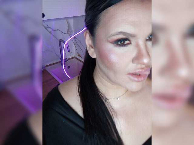 Brunetochkaaa live cam on BongaCams