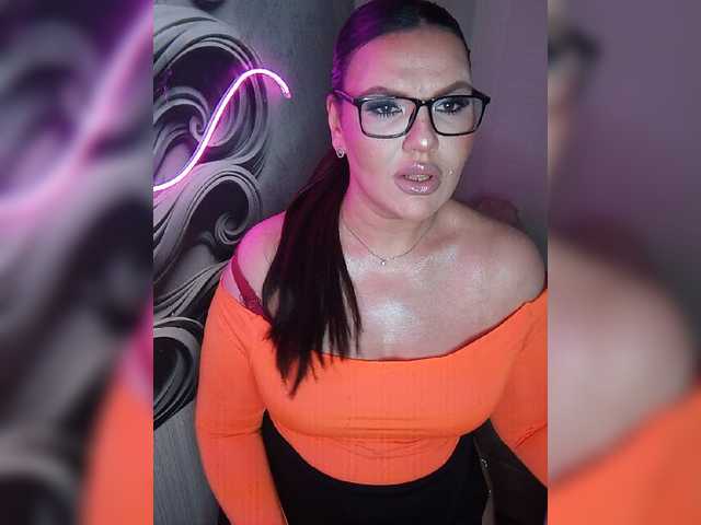 Brunetochkaaa's BongaCams show and profile