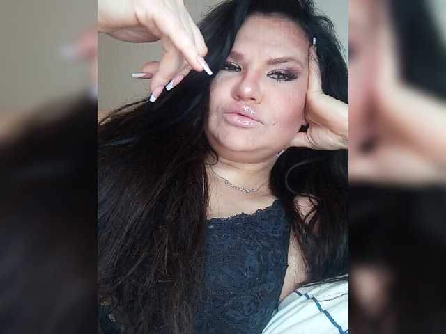 Brunetochkaaa live cam on BongaCams