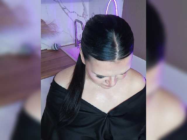 Brunetochkaaa live cam preview