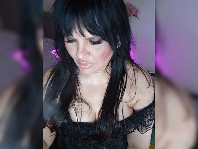Brunetochkaaa live webcam show