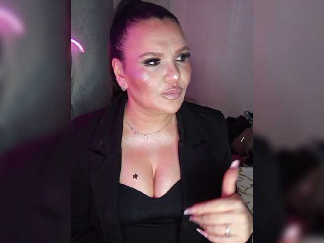 Brunetochkaaa live cam