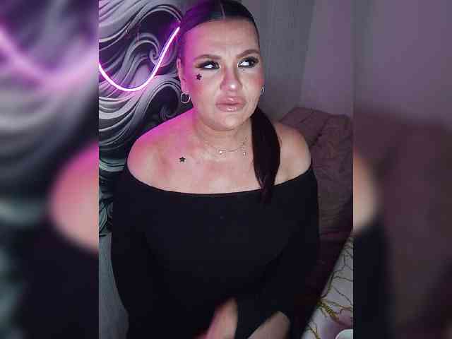 Brunetochkaaa webcam