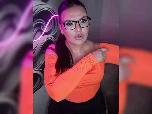 Brunetochkaaa webcam