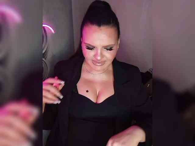 Brunetochkaaa webcam