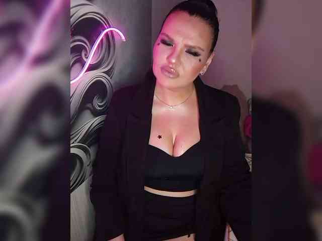 Brunetochkaaa webcam