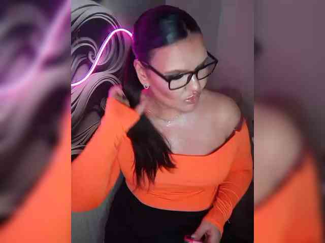 Brunetochkaaa webcam