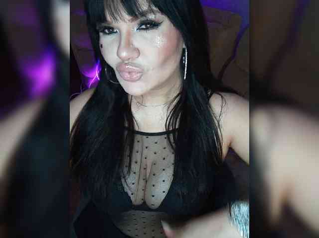 Brunetochkaaa Live Webcam on BongaCams