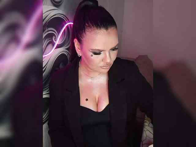 Brunetochkaaa webcam